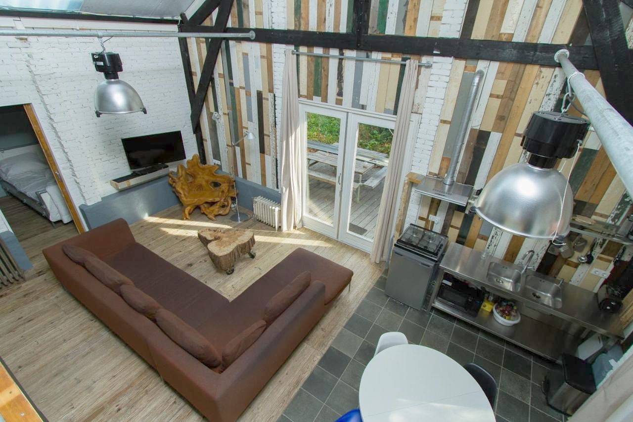 Geheel appartement, Paardenstal, Private House with wifi and free parking for 1 car in Weesp, Groene Hart