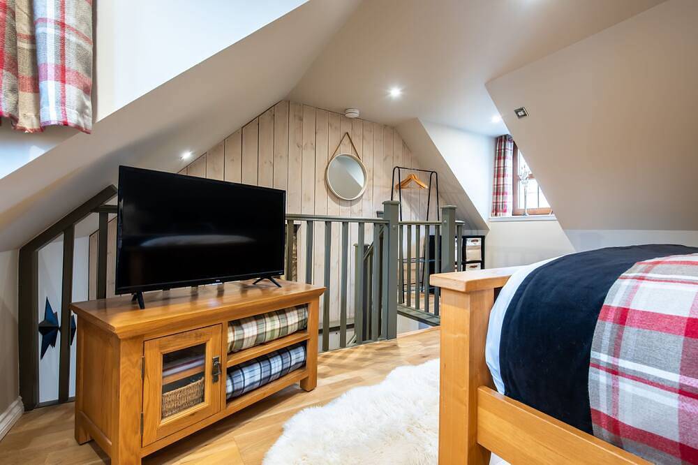 Cosy and Quaint One Bedroom Cottage at the Foot of Loch Ness in Drumnadrochit, Highlands