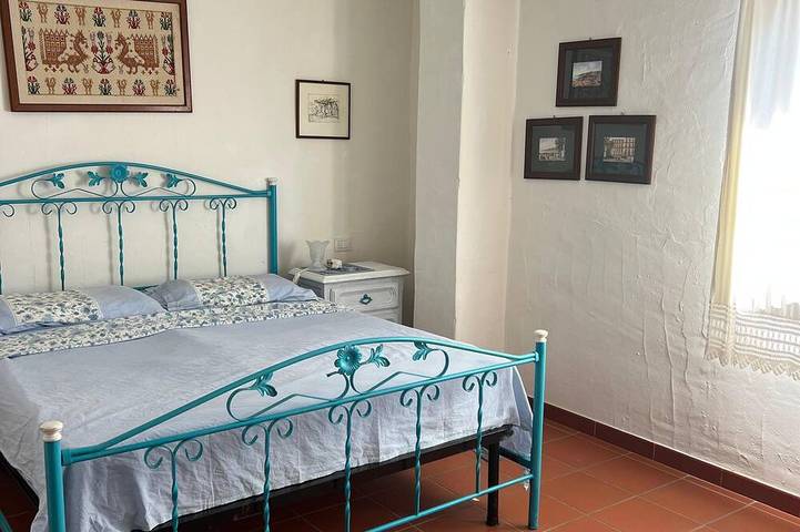 Villa Mary a Pula: posizione esclusiva con accesso privato alla spiaggia in Porto Columbu, Sarroch