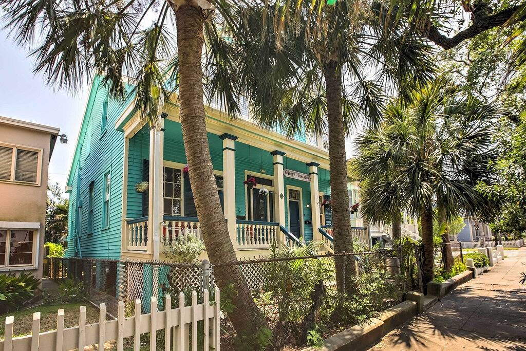Ganze Wohnung, Galveston 'Bishop's Bungalow' 6 Blocks zum Strand! in Galveston Island, Galveston