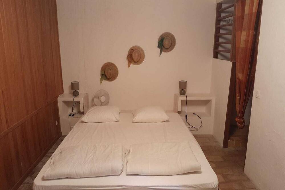 Maison Avec Caractère au Calme in Saint-Marcel-d'Ardèche, Privas