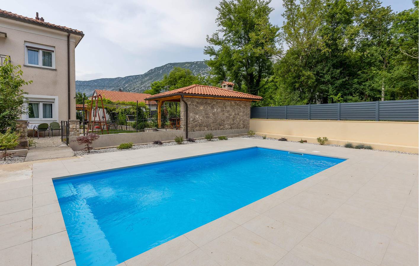 Geheel vakantieappartement, Vakantieappartement voor 6 personen met terras in Tribalj, Primorje-Gorski Kotar