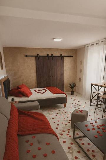 Gîte pour 2 personnes, avec jardin et jacuzzi à Pruniers-en-Sologne