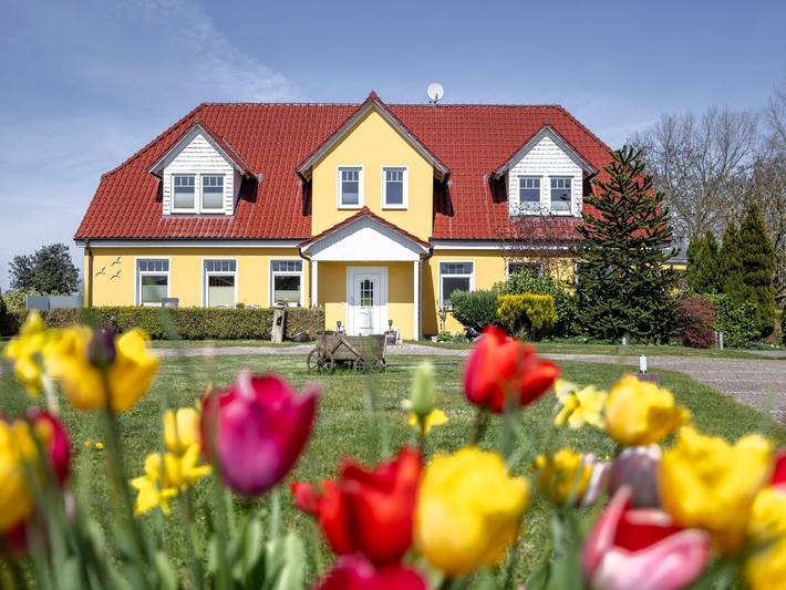 Ferienwohnung für 25 Personen, mit Garten und Ausblick sowie Terrasse und Seeblick, kinderfreundlich in Kühlungsborn - 2