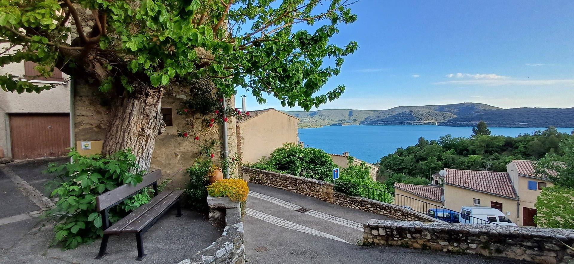 L'Amourié, rdc, gîte 4 personnes, vue sur le Lac in Sainte-Croix-du-Verdon, Parc naturel régional du Verdon