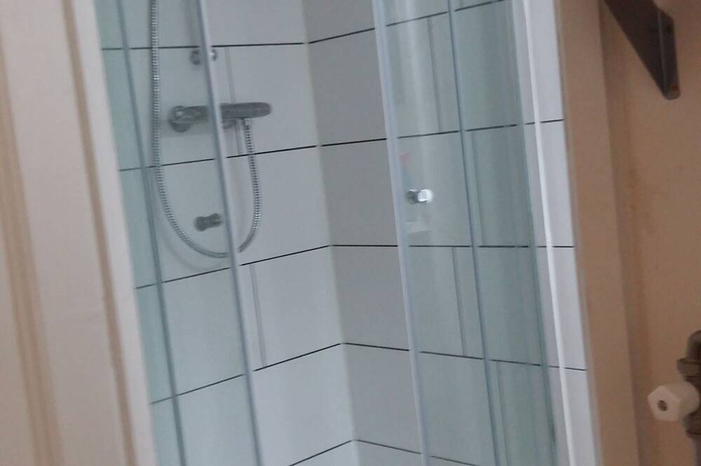 Geheel appartement, Nice 1-bedroom studio in delightful Rotterdam city center in Rotterdam, Zuid-Holland