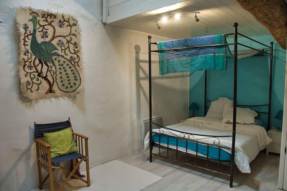 Cosy but spacious cottage in a beautiful thermal village in the Pyrénées. in Molitg-les-Bains, Parc naturel régional des Pyrénées catalanes