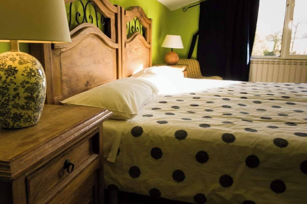Apartamento entero, Apartamento 'Usko 1' con vistas a la montaña, piscina privada y Wi-Fi in Amurrio, Cordillera Cantábrica