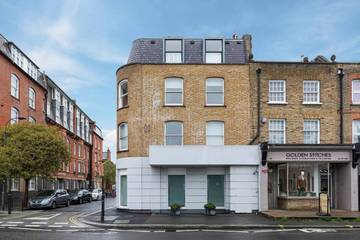 Loft for 2 Guests in Hammersmith and Fulham, London, Picture 1