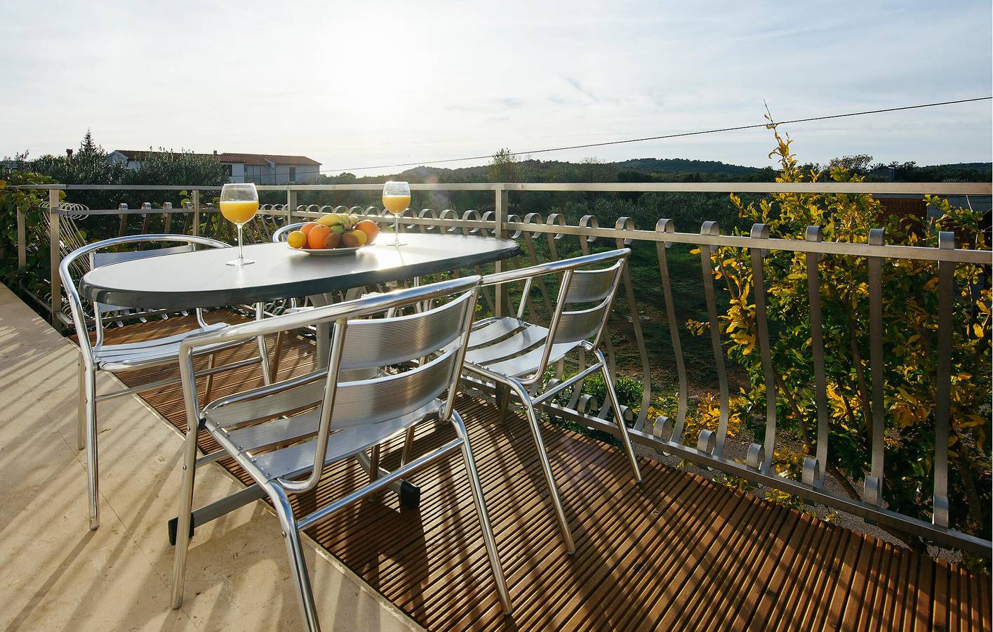 Apartamento vacacional entero, Apartamento de vacaciones para 4 personas con terraza in Tisno, Murter