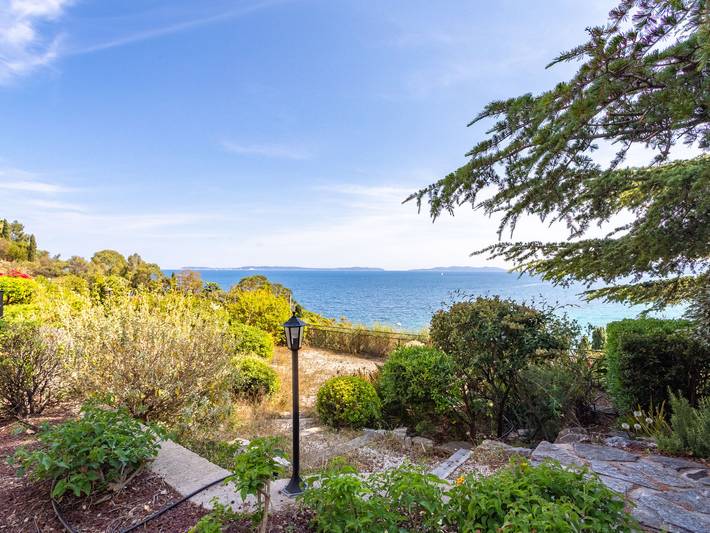 Ferienwohnung für 6 Personen, mit Terrasse und Garten in Le Lavandou - 3