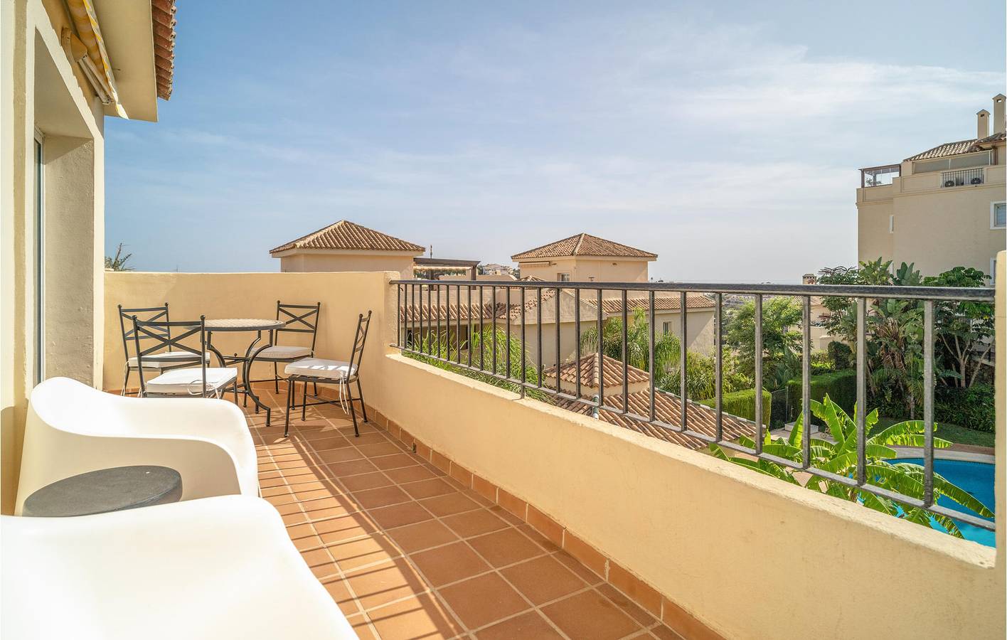 Entire holiday apartment, Sea View Apartment with Parking, Pool & Terrace in Mijas Costa, Mijas