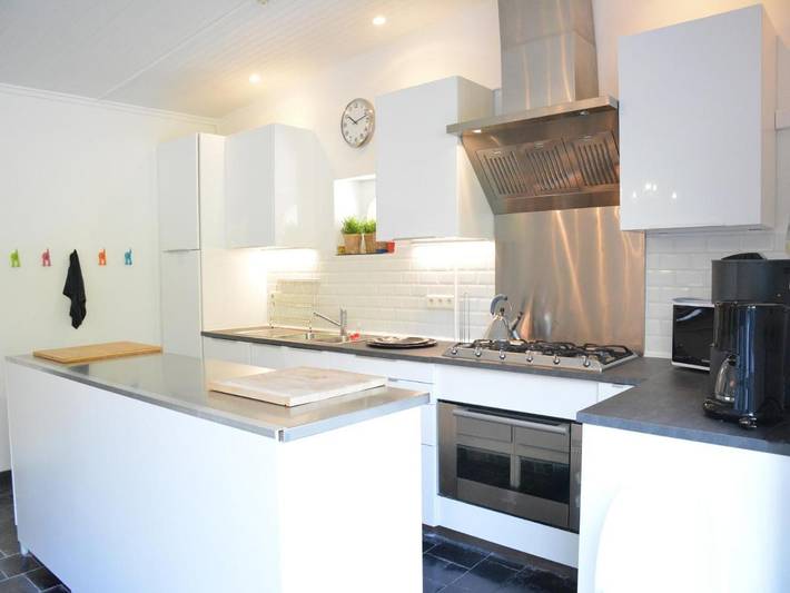 Location de vacances pour 22 personnes, avec jardin et terrasse à Anhée - 3