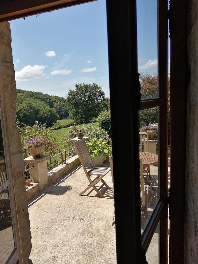 Location de vacances pour 3 personnes, avec vue et terrasse à Gourdon (Saône-et-Loire) - 2