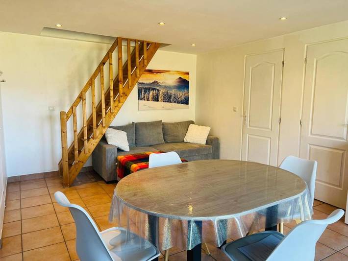 Gîte pour 6 personnes, avec jardin et vue dans La Biolle