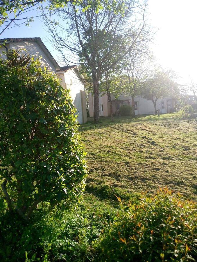 Gîte pour 8 personnes, avec vue et jardin, animaux acceptés à Moutiers-sous-Chantemerle - 2