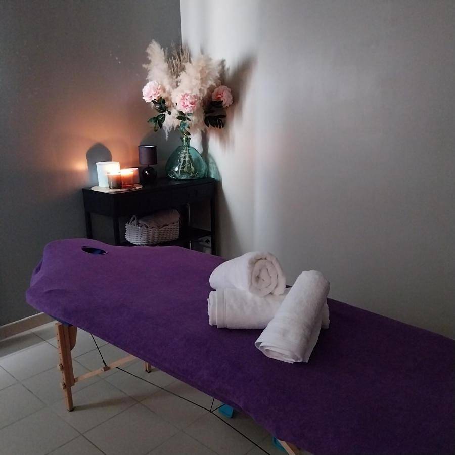 Double Room in Gémozac, Région de Saintes
