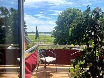 Ferienwohnung für 5 Personen, mit Seeblick und Balkon sowie Ausblick, kinderfreundlich am Beetzsee
