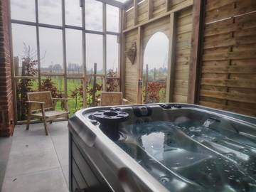 Maison d’hôte pour 2 personnes, avec terrasse ainsi que jardin et jacuzzi à Sailly-sur-la-Lys
