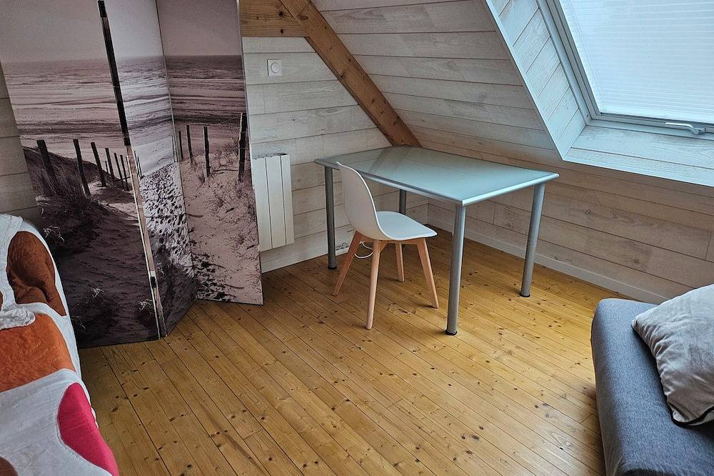 Small renovated stone house 5 minutes from the beach in Locmaria-Plouzané, Brest region