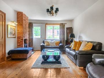 Log Cabin for 9 People in Shalfleet, Isle of Wight, Photo 2