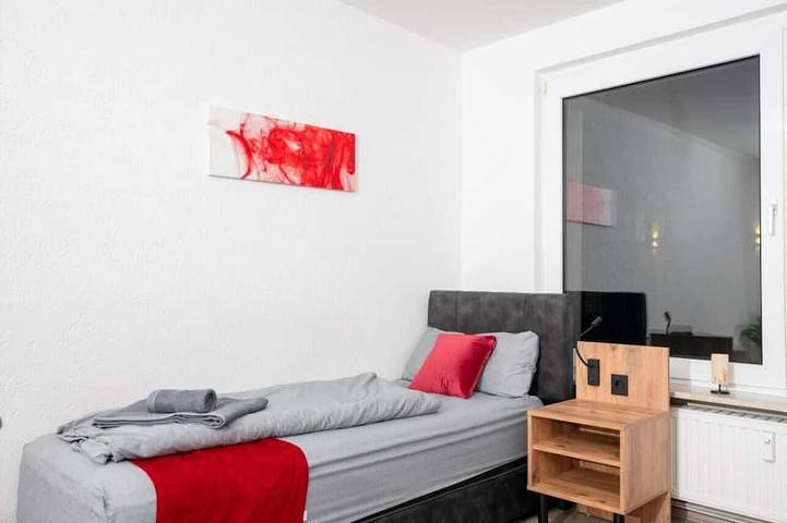 Ganze Wohnung, Livemore24 - Space in Duisburg 24/7 Check-in in Oberhausen, Ruhrgebiet