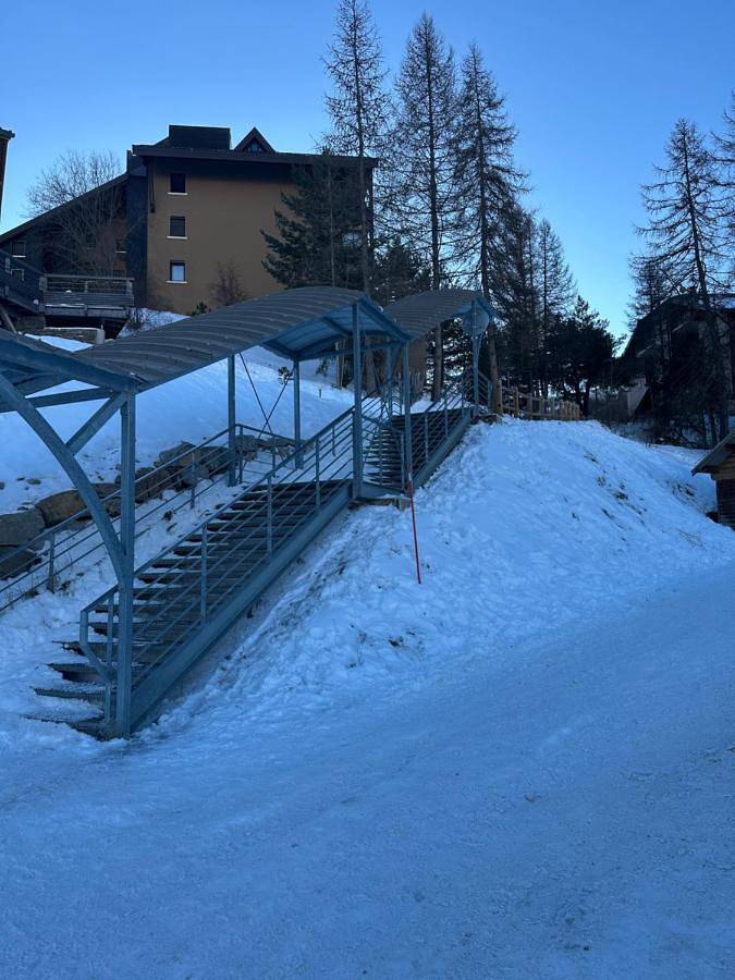 Chalet pour 5 personnes, avec piscine et balcon ainsi que vue et sauna dans La Joue du Loup - 2