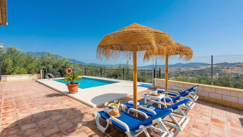 Villa für 6 Personen, mit Pool und Balkon/Terrasse - 1