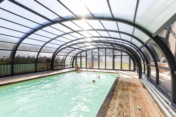 Camping pour 5 personnes, avec terrasse ainsi que bassin pour enfant et piscine, animaux acceptés dans Ardennes (Belgique) - 2