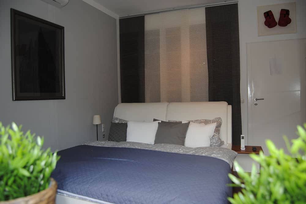 Exclusive villa with garden, sauna and forest access in Solingen, Bergisch region