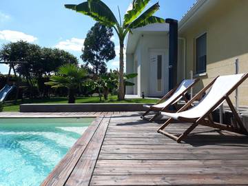 Cottage pour 2 personnes, avec jardin ainsi que piscine et vue dans Lesgor