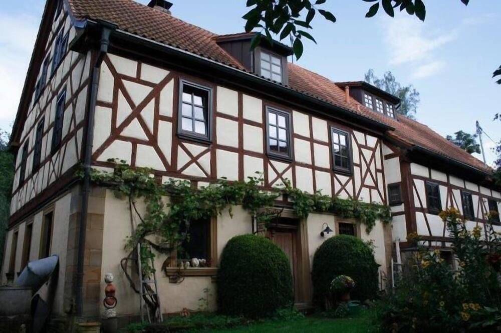 Ferien in 300 Jahre alter, denkmalgeschützer Mühle in idyllischer Lage in Hofheim in Unterfranken, Landkreis Haßberge