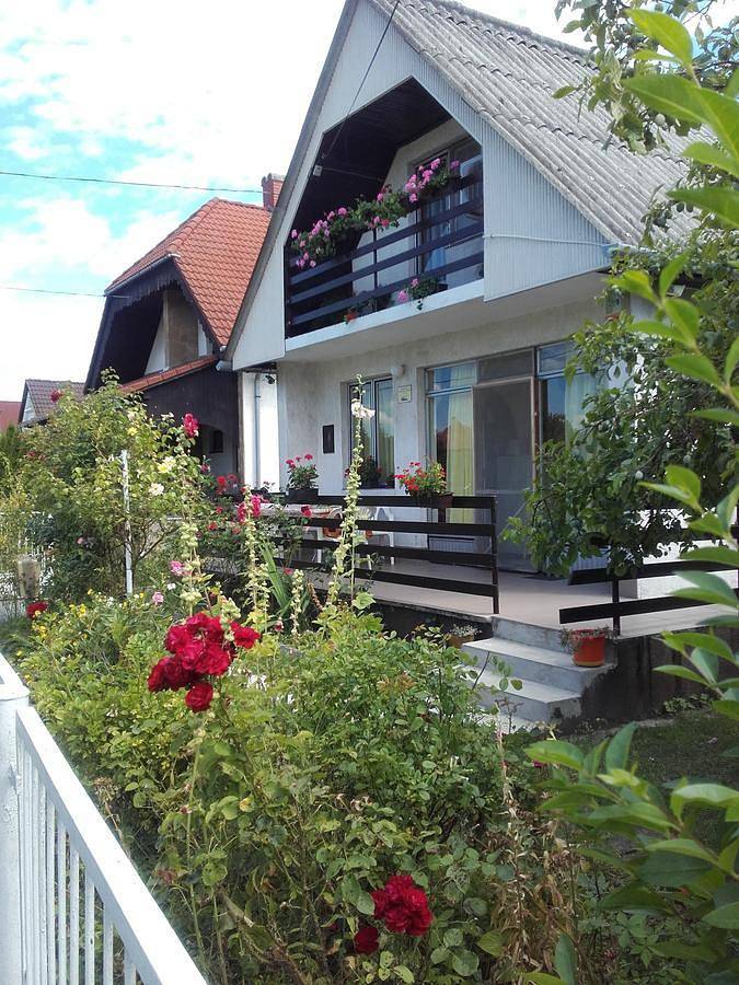 János Nyaraló in Balatonkeresztur, Plattensee Südufer