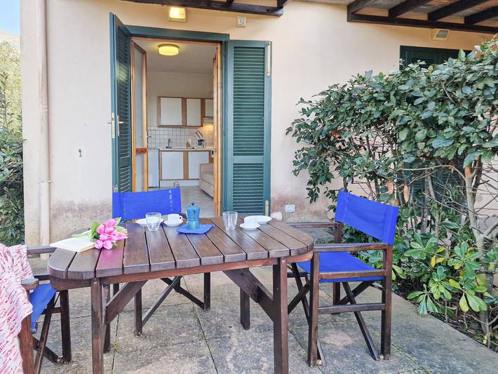 Appartamento intero, Appartamento 'Altaluna with Pool' con piscina condivisa, terrazza privata e balcone in Rio nell'Elba, Rio