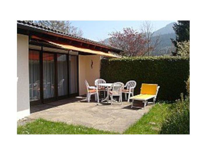 Ferienpark für 4 Personen, mit Pool und Terrasse sowie Garten in Nesselwang