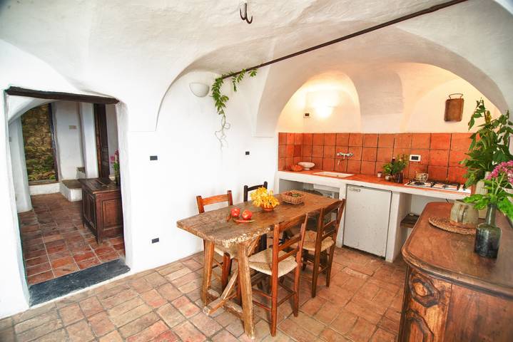 Body n Soul - Lover's Nest in Baiardo, Alpi Liguri