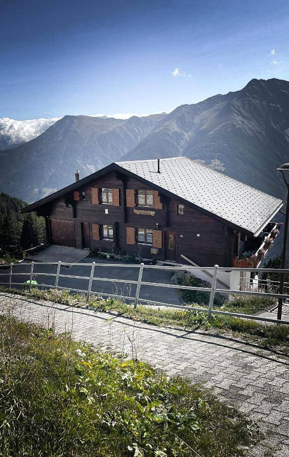 Hütte für 4 Personen, mit Balkon und Ausblick in Riederalp