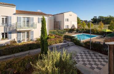 Gîte pour 4 personnes, avec piscine et jardin, animaux acceptés à Sainte-Soulle