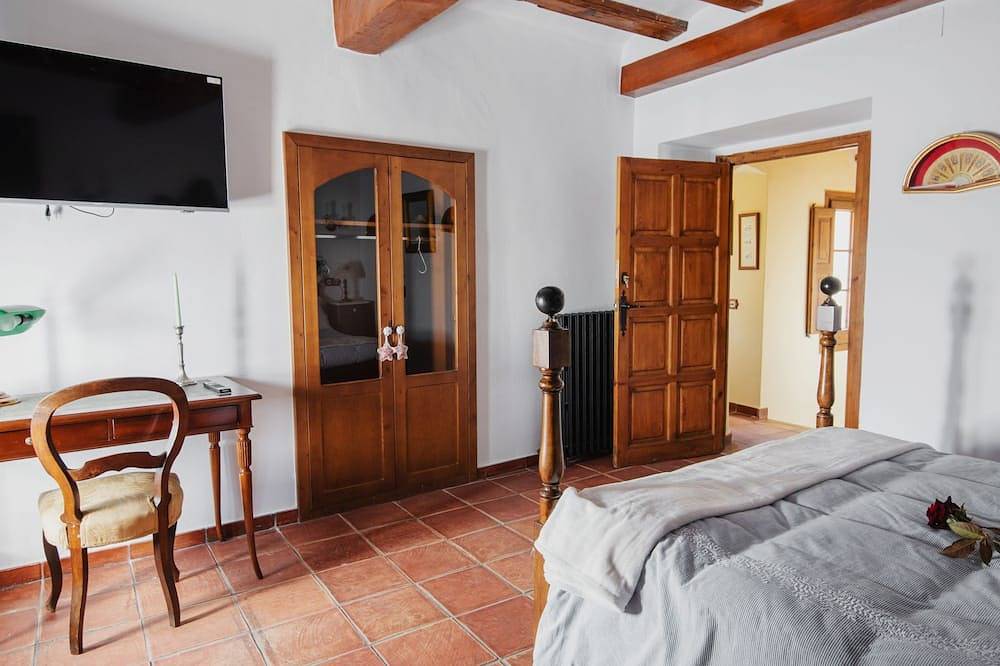 Ganze Wohnung, Doppelzimmer mit Erweiterungsmöglichkeit auf 4 Personen in Bigues i Riells, Barcelona Binnenland