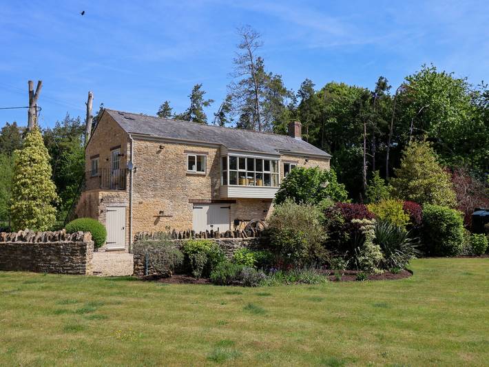 Log cabin for 2 people in Oxfordshire