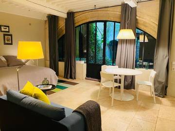 Gîte pour 2 personnes, avec terrasse dans Cinema Utopia La Manutention Avignon