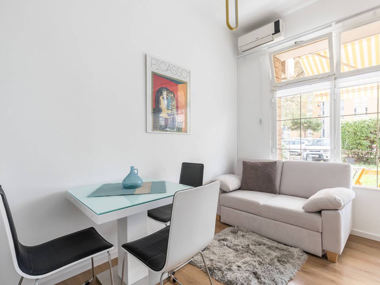 Entire apartment, Studio im Erdgeschoss, beim berühmten Znjan-Strand in Split, Split-Dalmatia