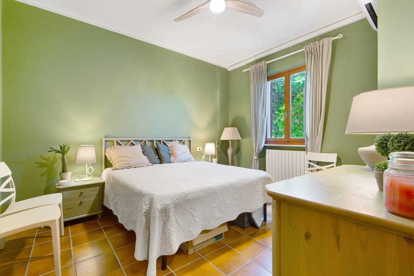 Entire apartment, Apartment 'Pino Vallegrande' with Private Terrace and Air Conditioning in Procchio, Elba