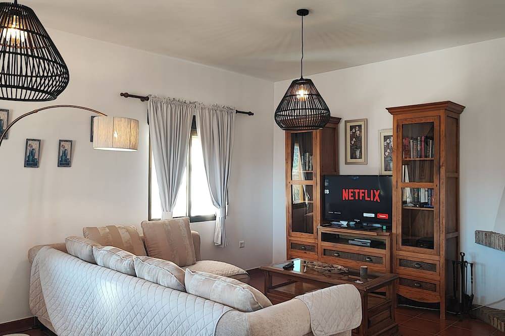 Villa José 2,Piscina Climatizada, Wifi, A/C, Petfriendly, vista del mar! in Comares, Provincia de Málaga