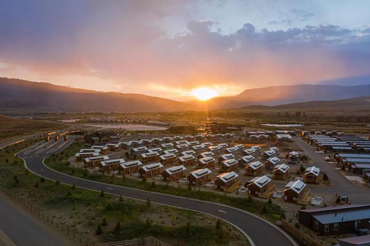Location de vacances pour 2 personnes, avec jacuzzi ainsi que terrasse et piscine à Granby - 2