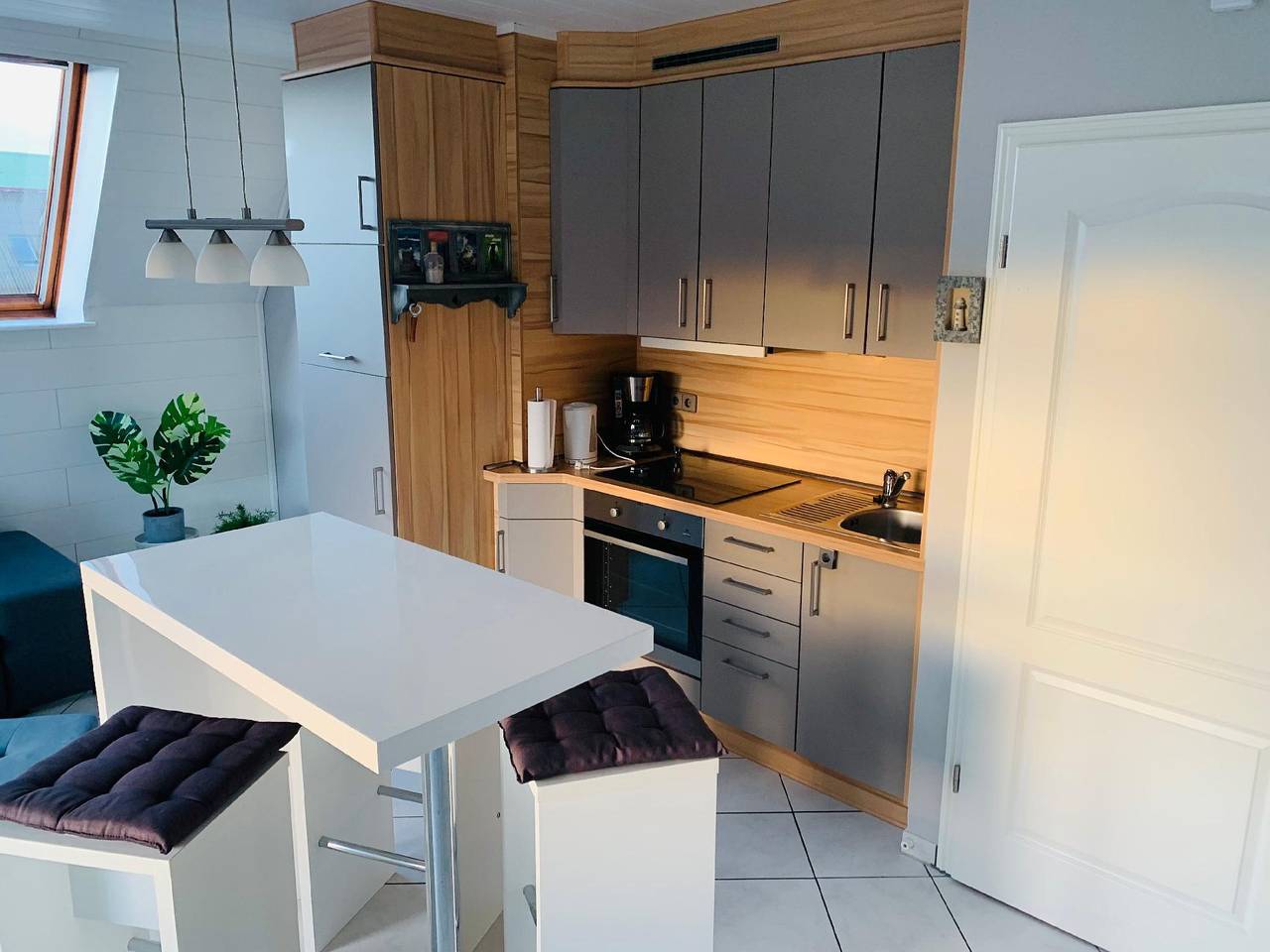 Ganze Ferienwohnung, Moderne, hundefreundliche Ferienwohnung mit Balkon in Friedrichskoog-Spitze, Friedrichskoog