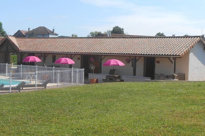 Gîte pour 2 personnes, avec Jardin à Abjat-sur-Bandiat