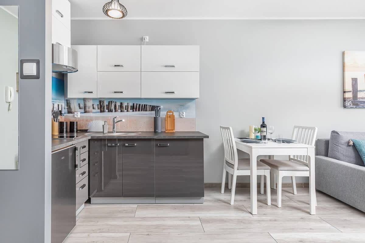 Geheel appartement, Spacious Apartment | Balcony and Private Parking in Kołobrzeg, Baltic Sea Pomerania