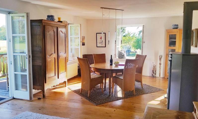 Ferienwohnung für 4 Personen, mit Balkon und Terrasse sowie Garten und Sauna
