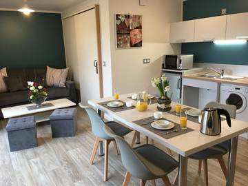 Gîte pour 4 personnes, avec terrasse à Lhommaizé